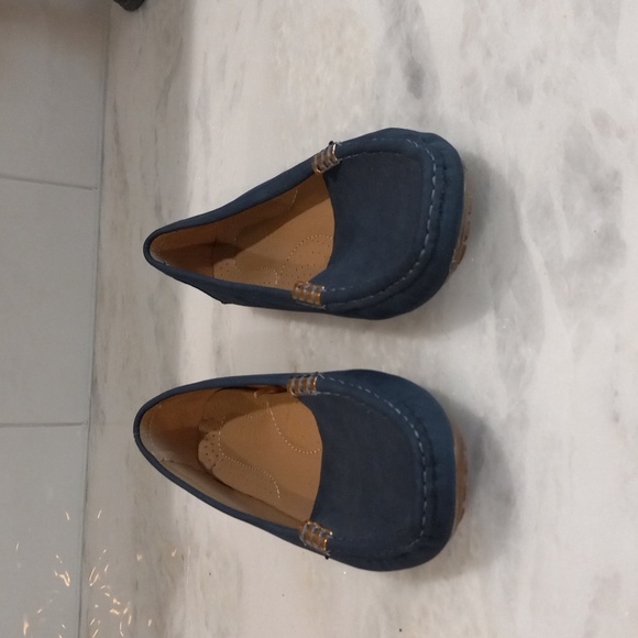 Women's Loafers - Picture 1 of 12